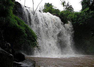 Cha Ong Water Falls